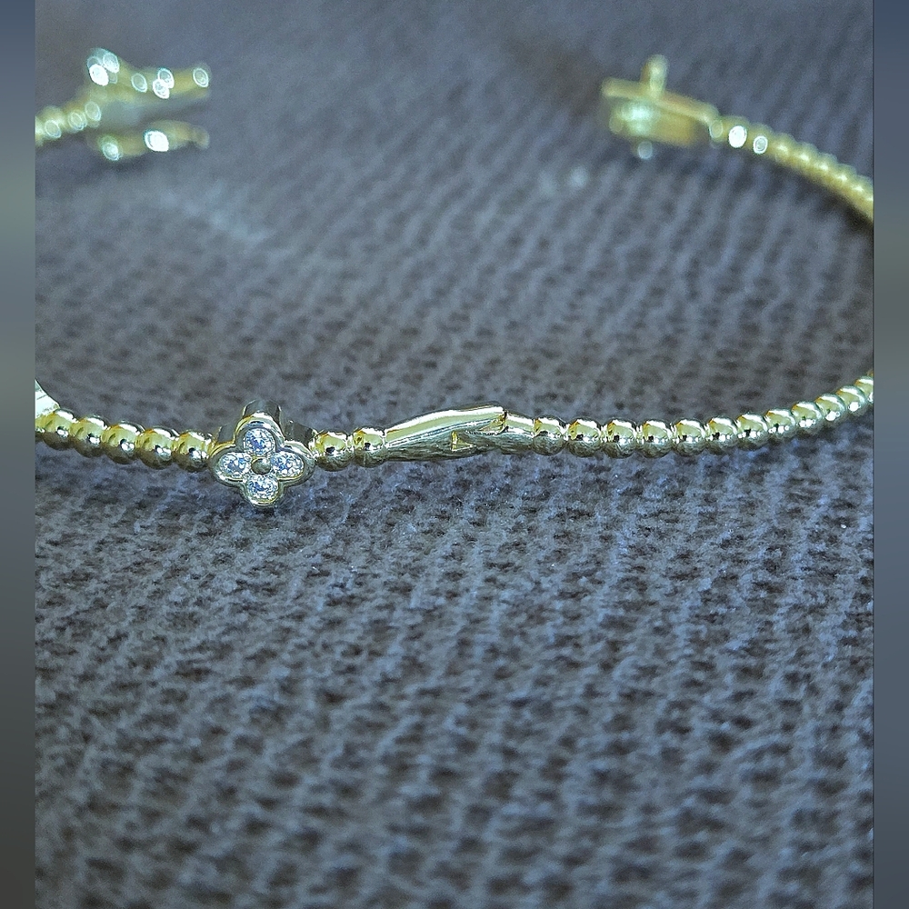 Gold💛 Hinged Cubic Zirconia💎 Flower🌸 Bracelet - NWT - Picture 8 of 16